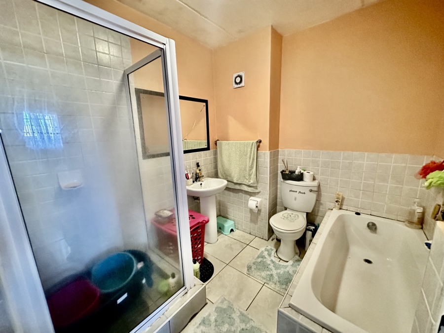 2 Bedroom Property for Sale in Klipkop Western Cape